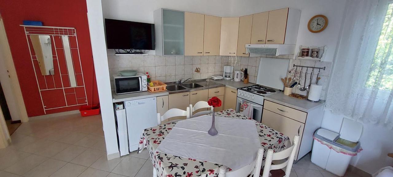 Pahljina Apartment