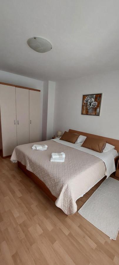 Pahljina Apartment *