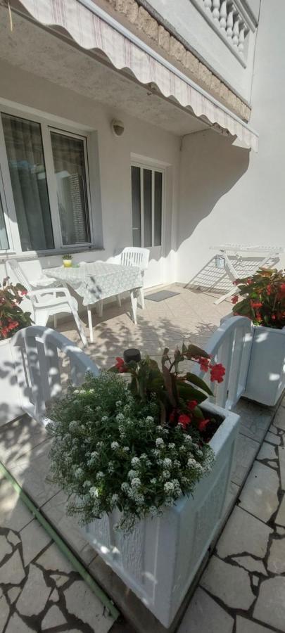 Apartament Pahljina