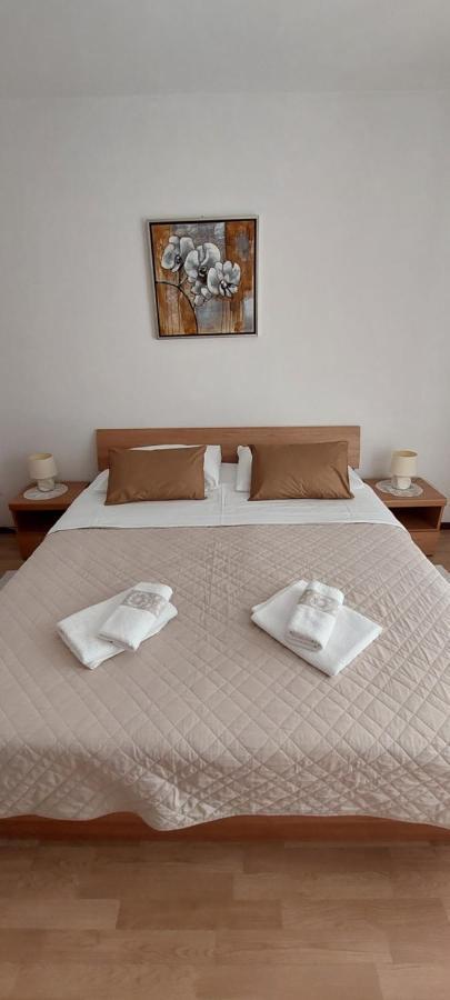 Pahljina Apartma Palit