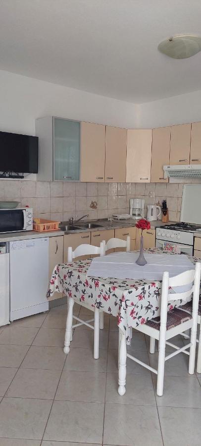 Pahljina Apartma Palit